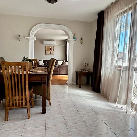 Fenix 2 Bedroom Apartment Varna Center Eksteriør bilde