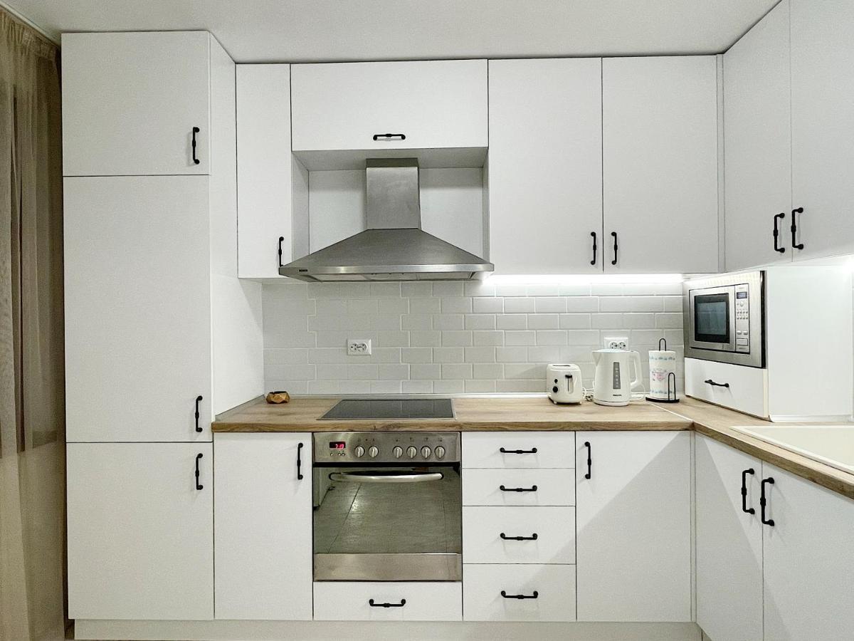 Fenix 2 Bedroom Apartment Varna Center Eksteriør bilde