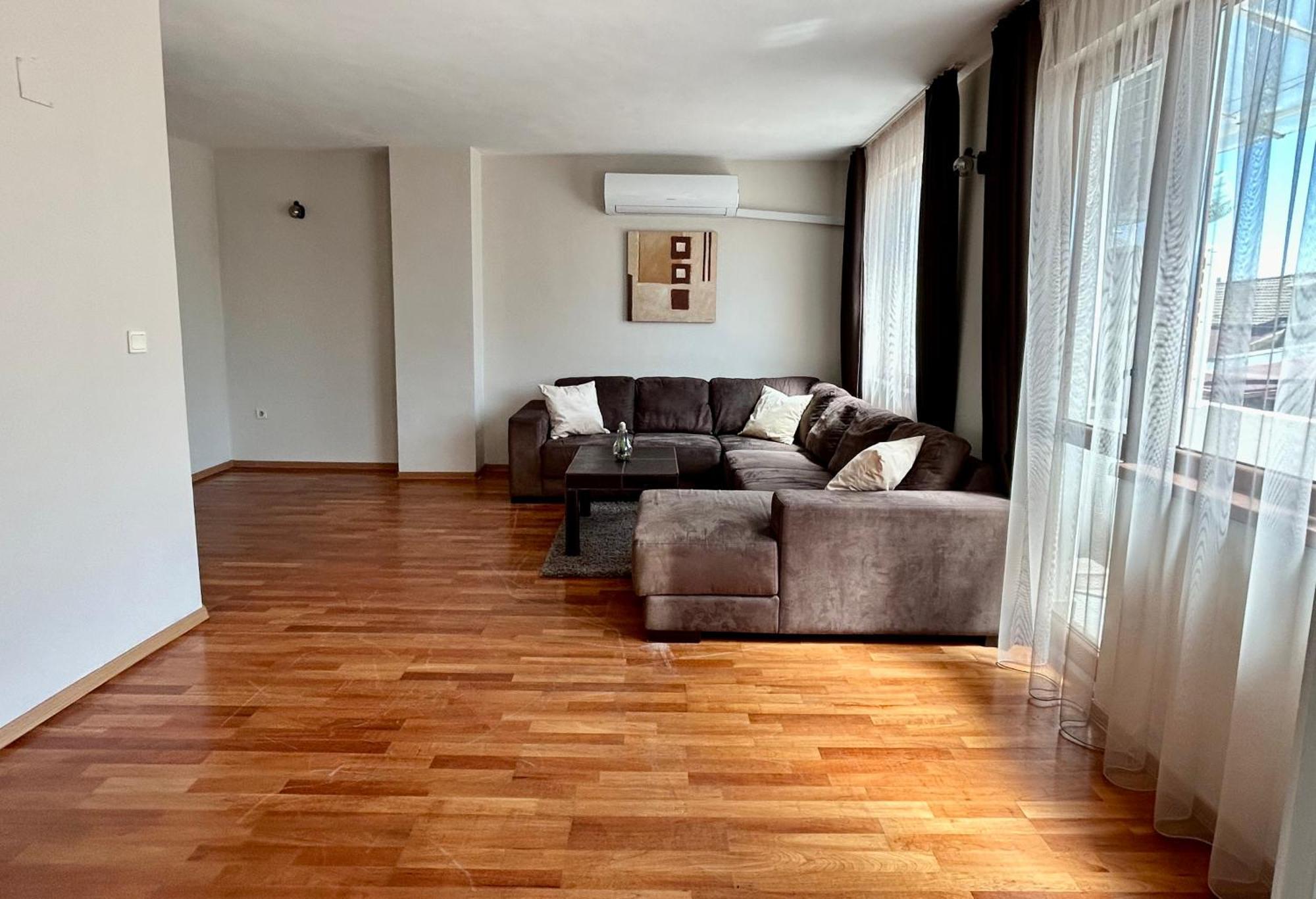 Fenix 2 Bedroom Apartment Varna Center Eksteriør bilde