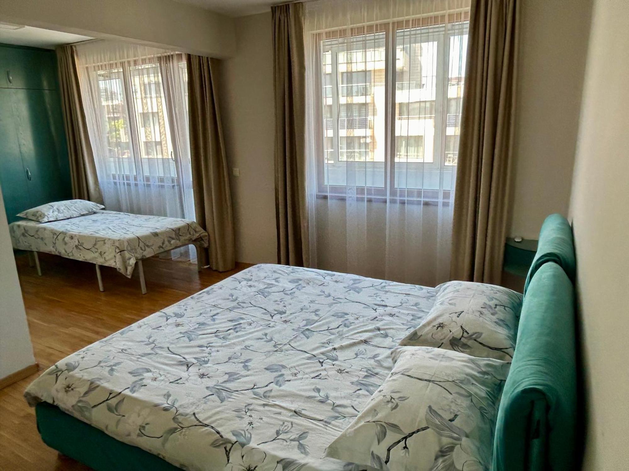 Fenix 2 Bedroom Apartment Varna Center Eksteriør bilde